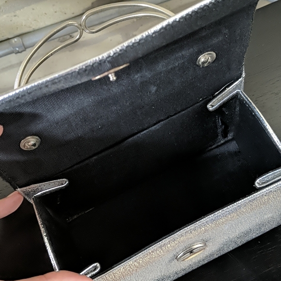 Vintage Silver Metal Handle Purse - Picture 8 of 9